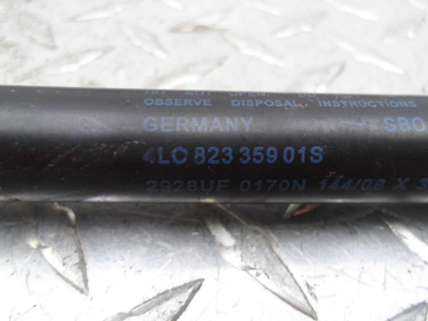 Амортизатор капота