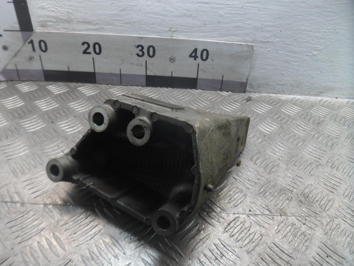 Кронштейн двигателя