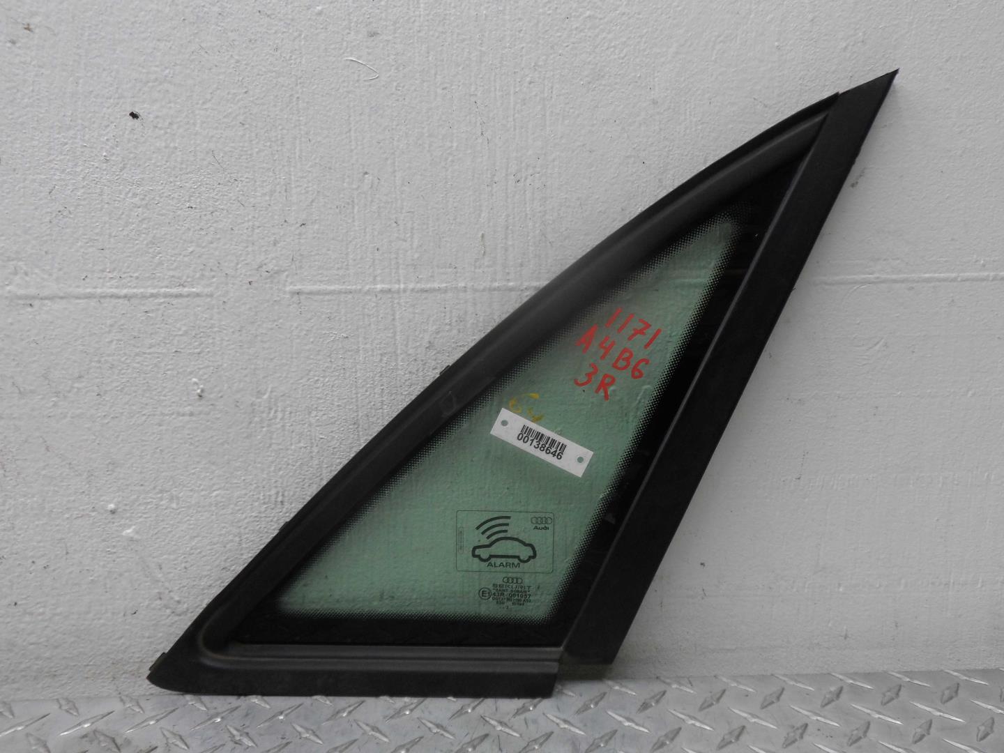 Стекло двери задней правой