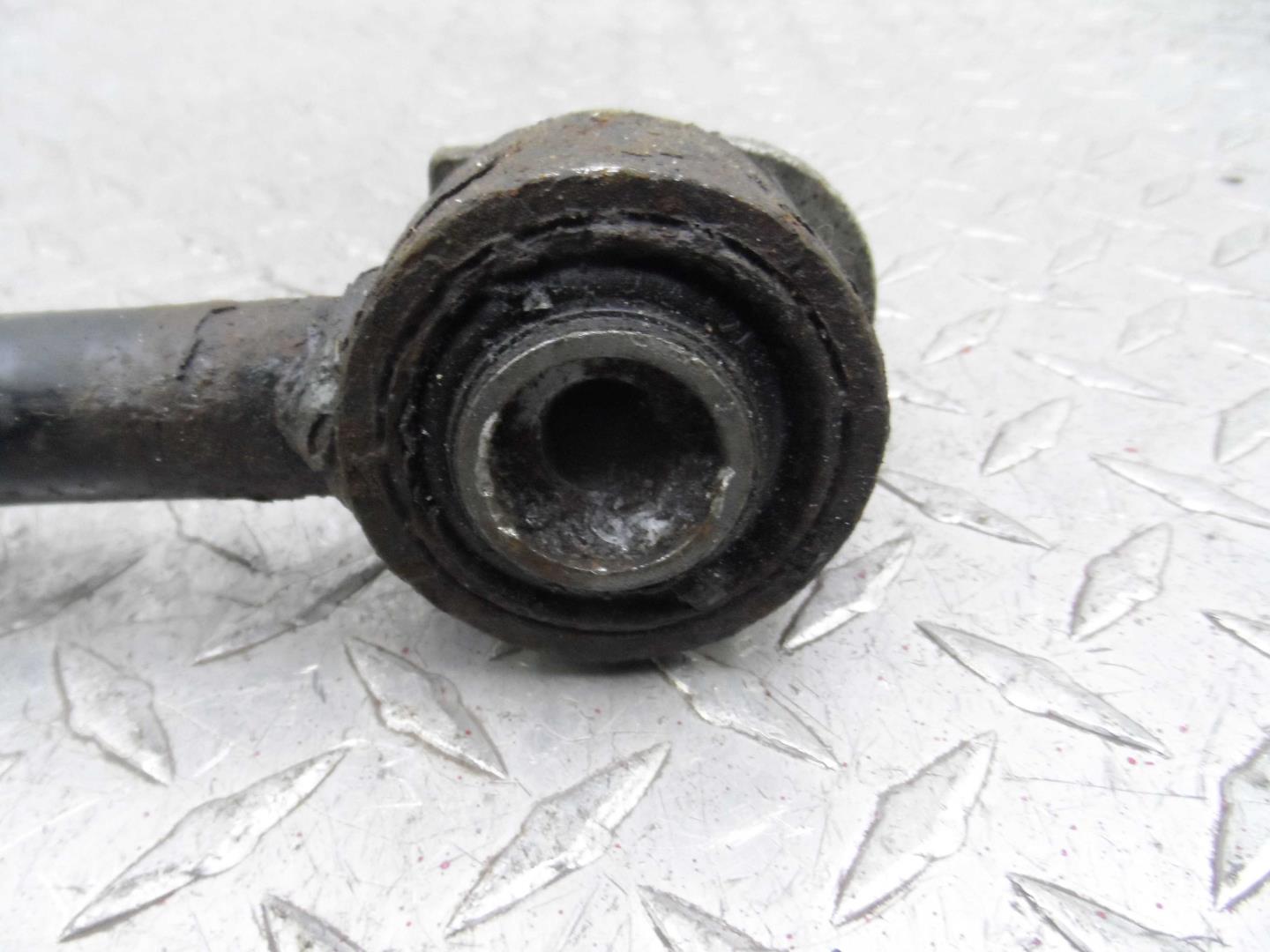 Рычаг задний левый