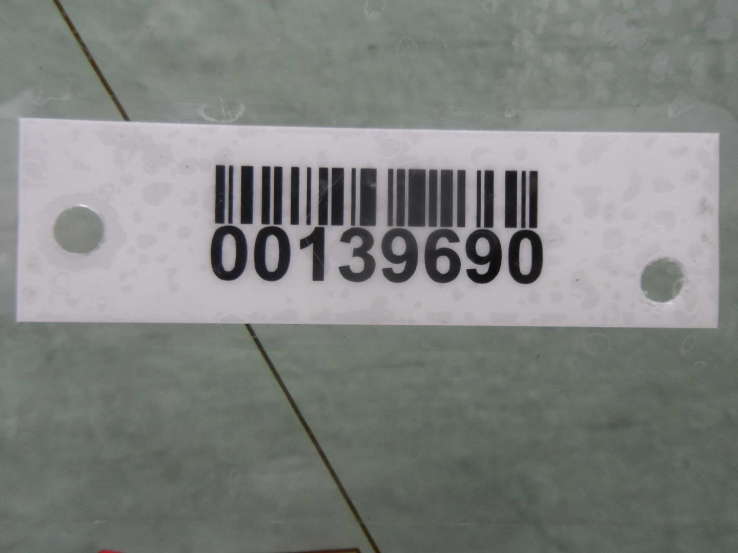 Стекло кузовное глухое левое