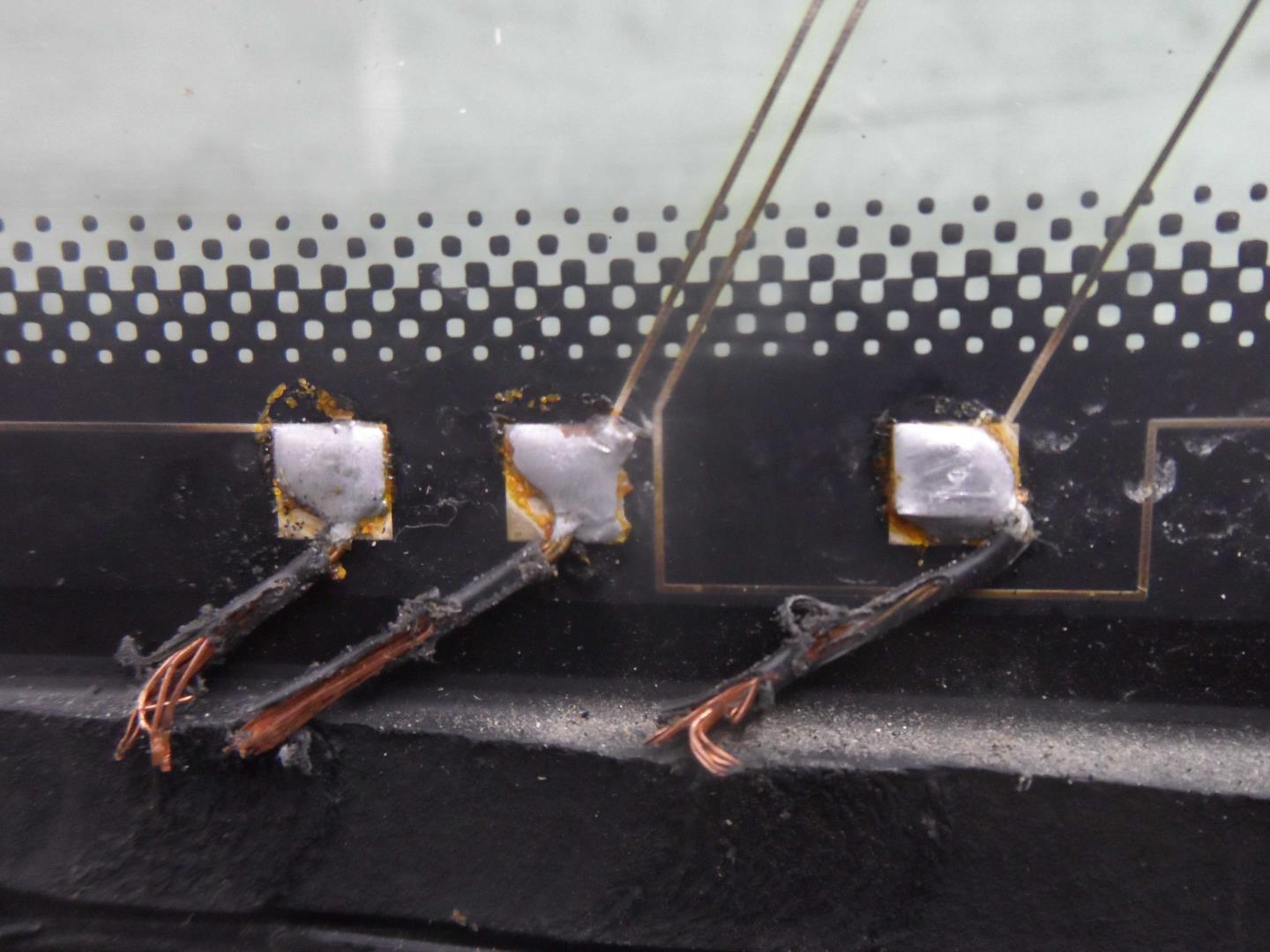 Стекло кузовное глухое левое