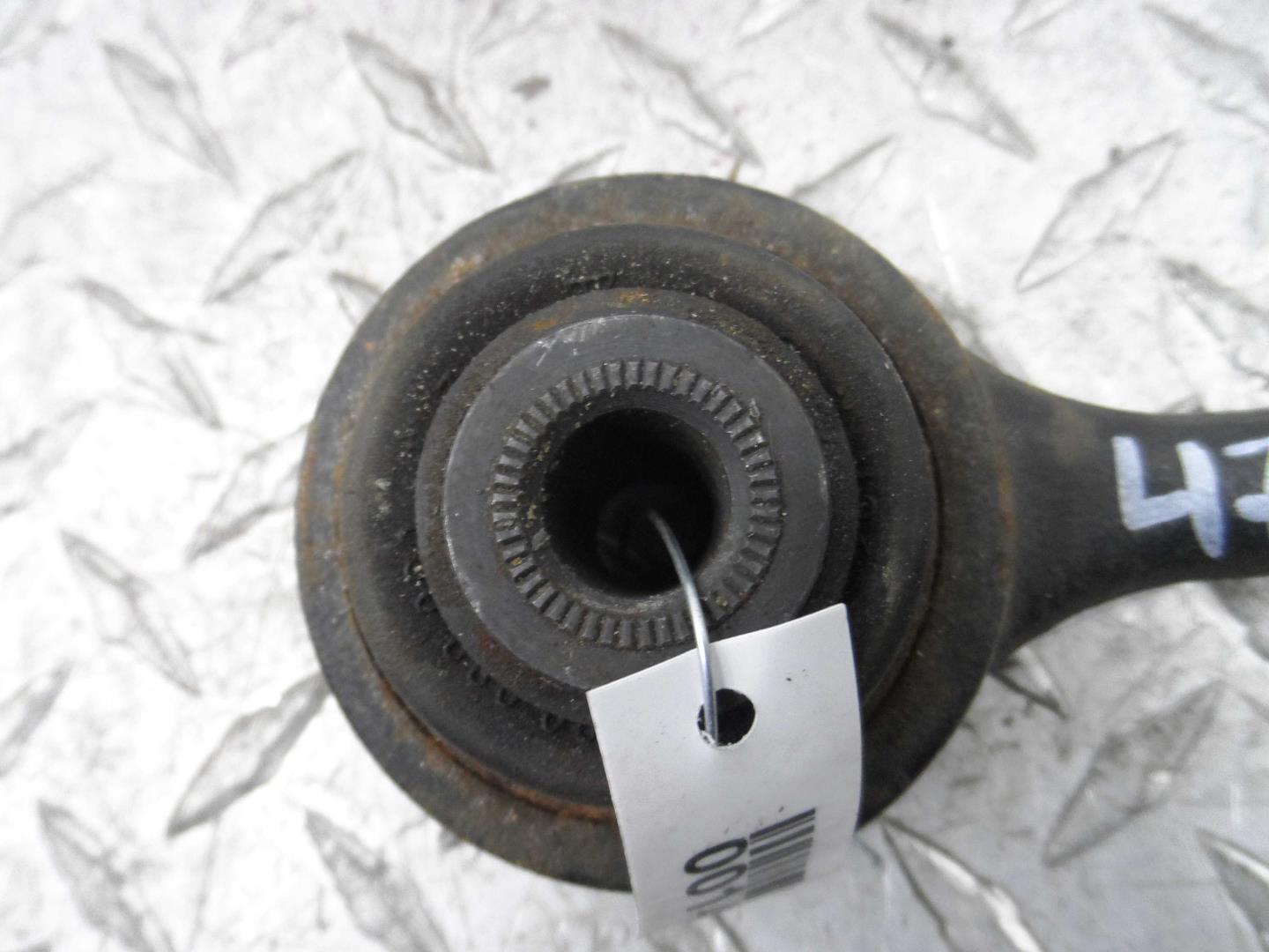 Рычаг передний нижний правый