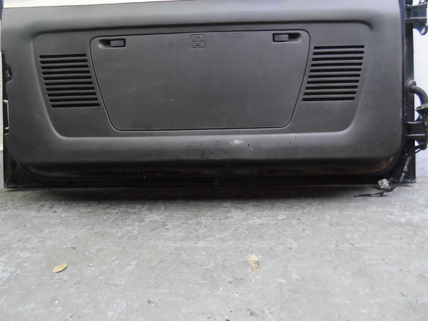 Замок багажника