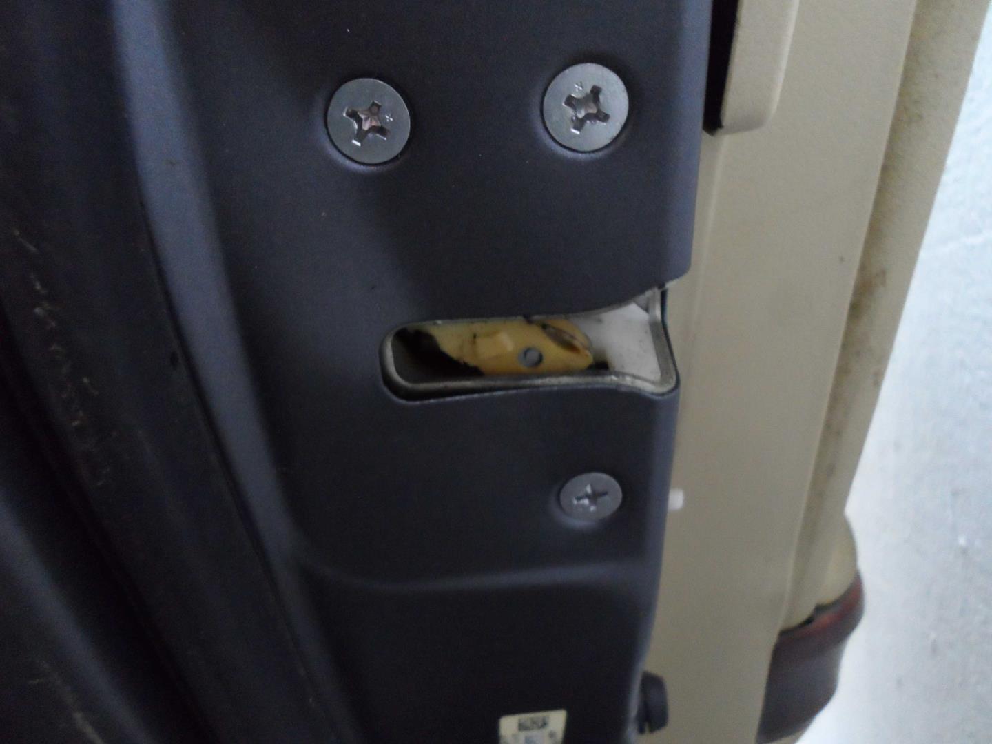 Стеклоподъемник электр. задний левый