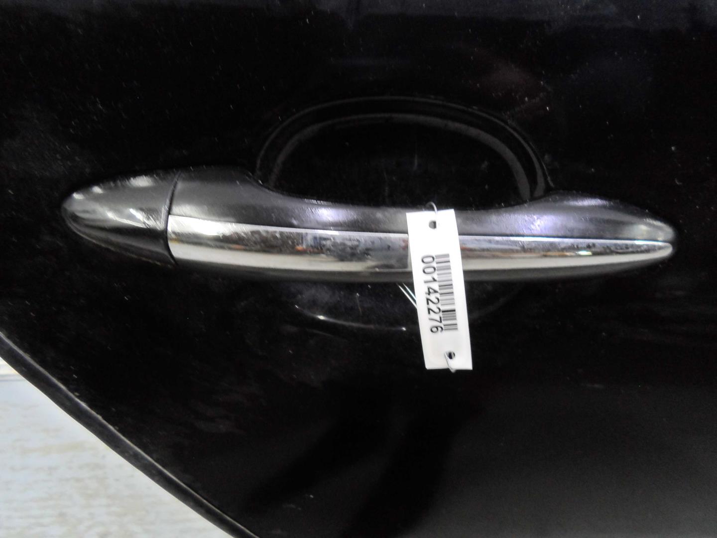 Стекло двери задней правой