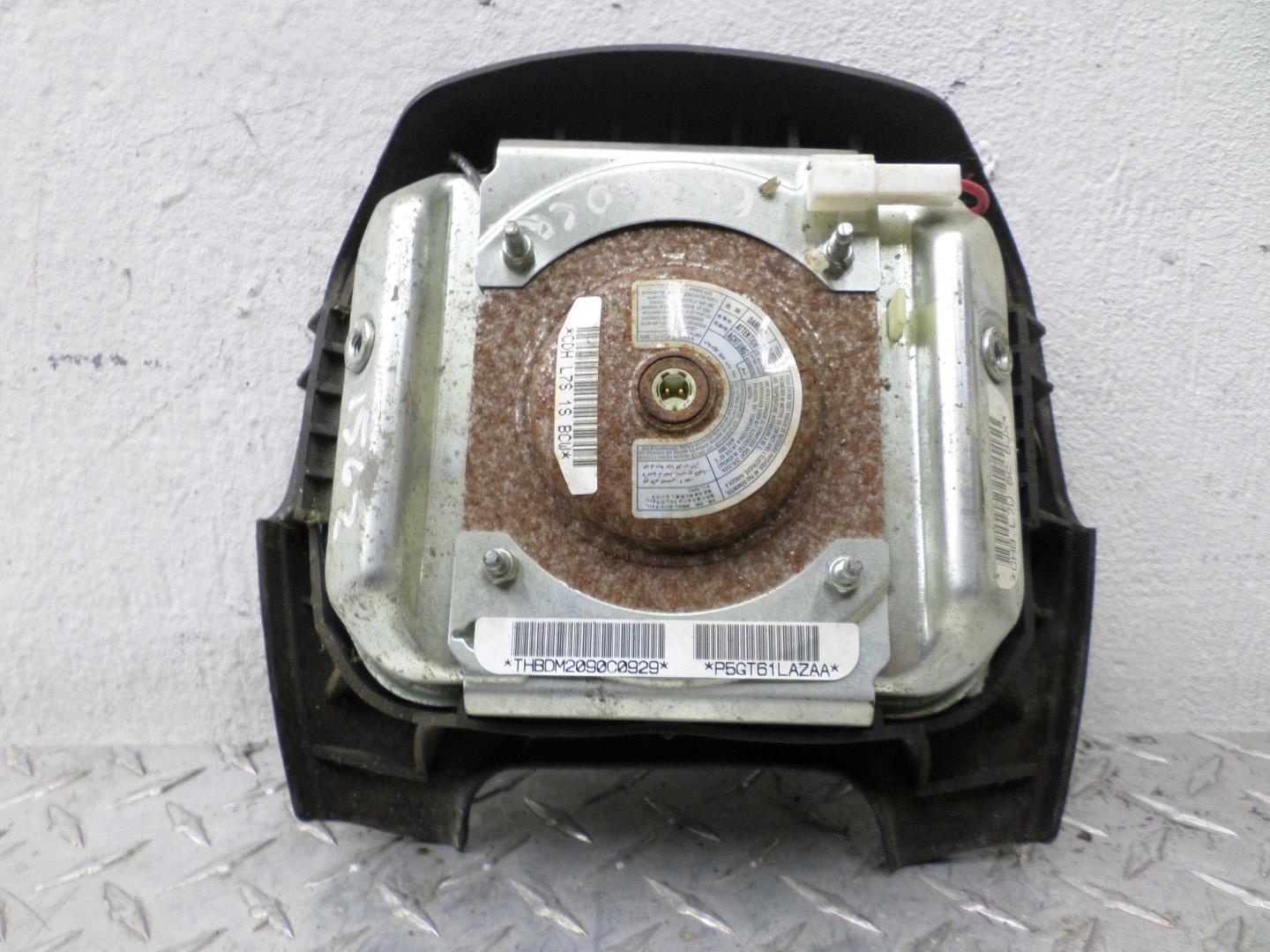 Подушка безопасности в рулевое колесо