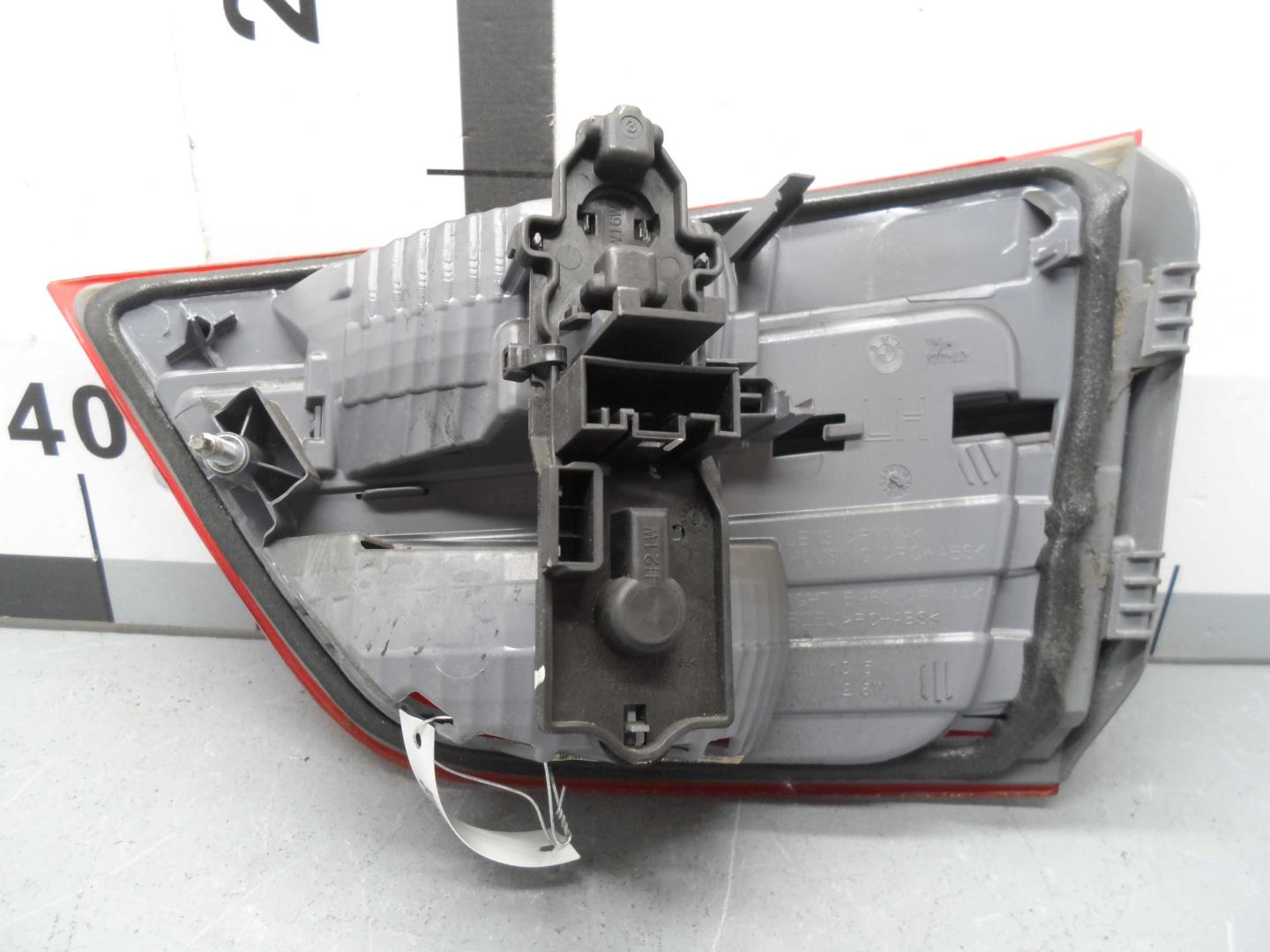 Фонарь задний внутренний левый