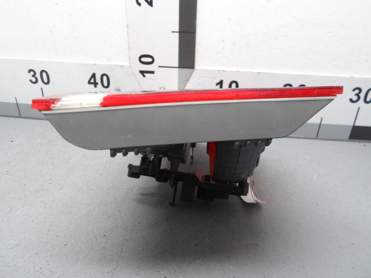 Фонарь задний внутренний левый