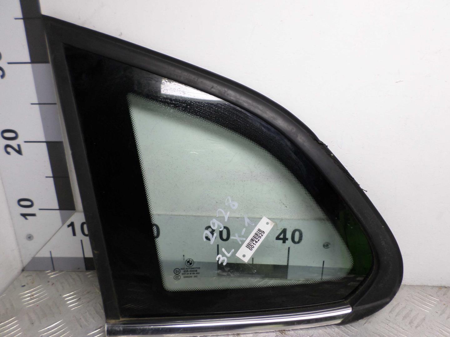 Стекло кузовное глухое левое