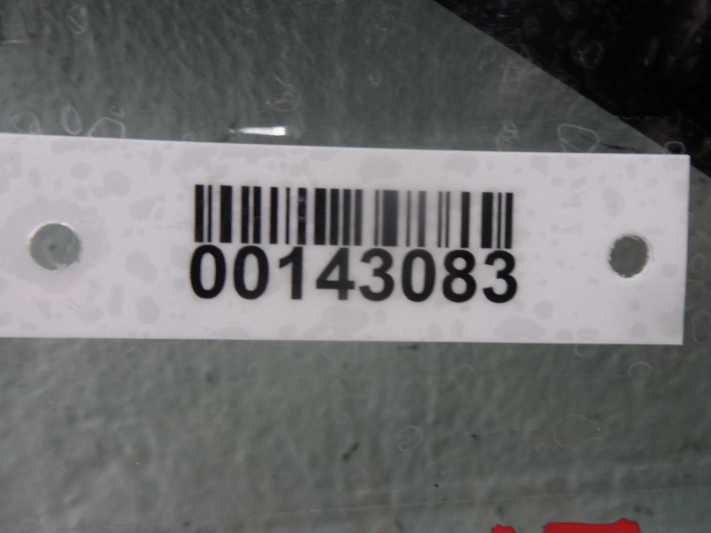 Стекло двери задней левой