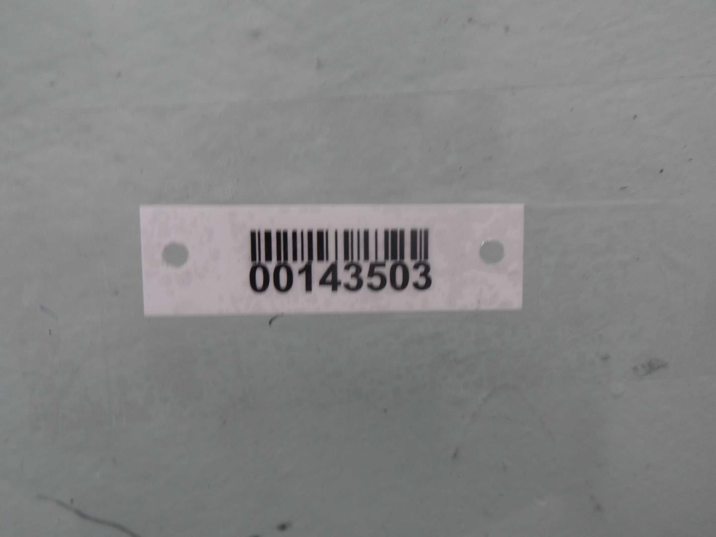 Стекло двери передней левой