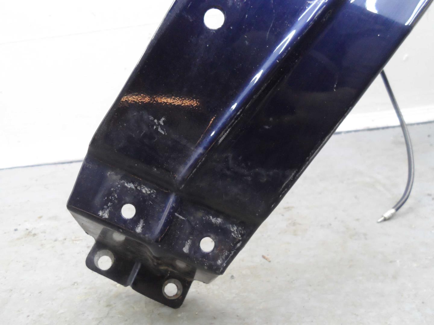 Крыло переднее правое