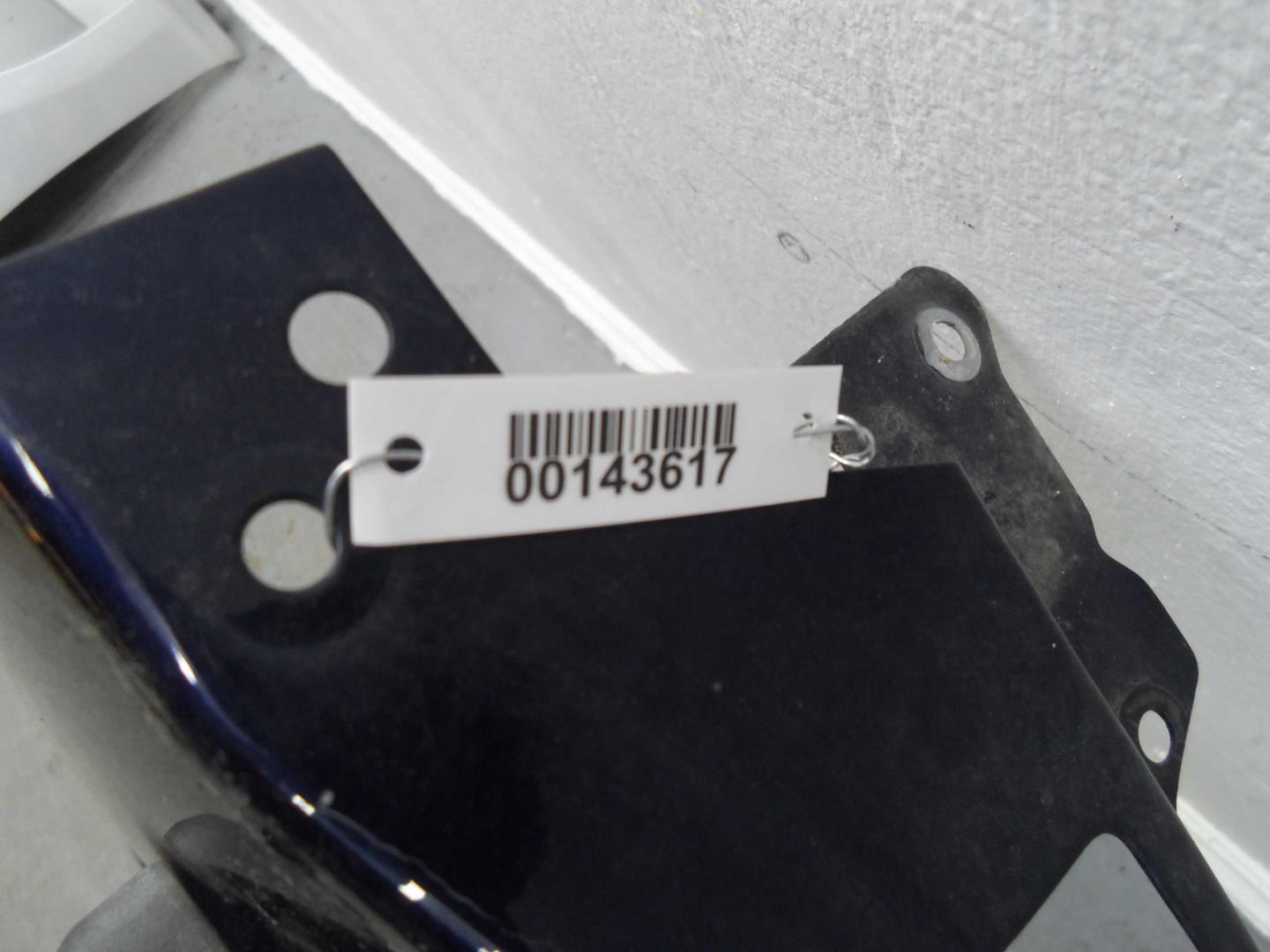 Крыло переднее правое