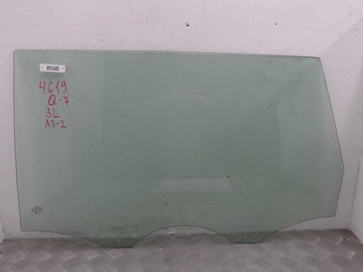 Стекло двери задней левой