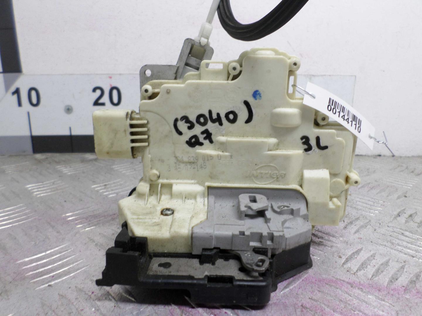 Замок двери задней левой