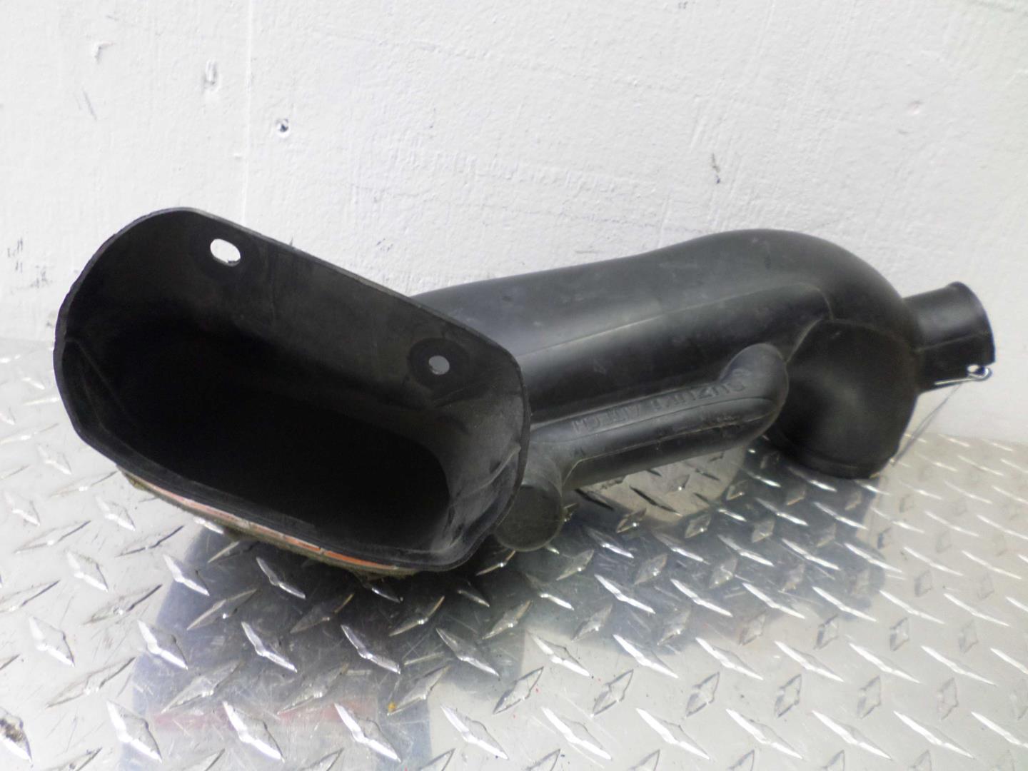 Патрубок воздушного фильтра