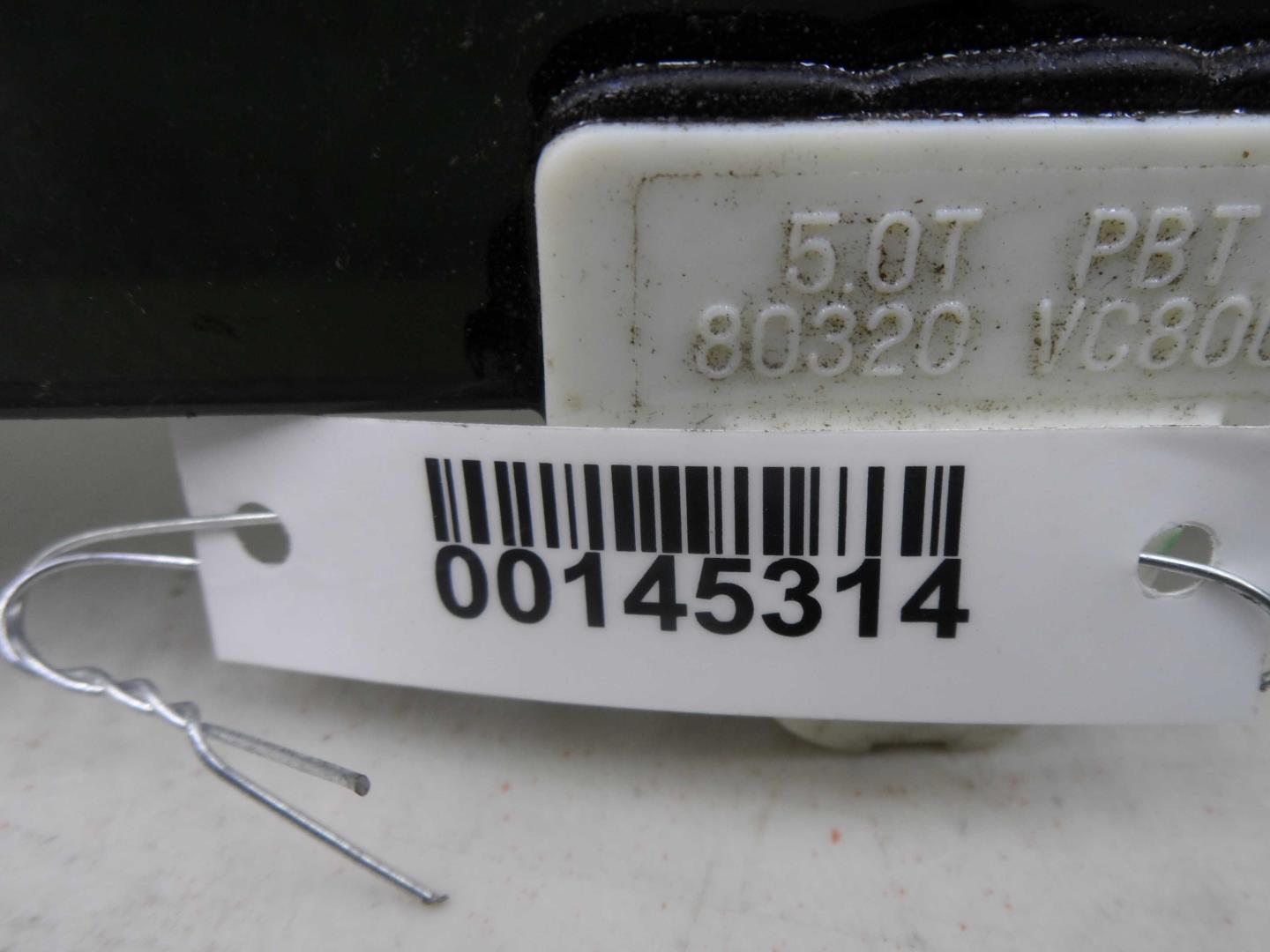 Стекло двери задней левой