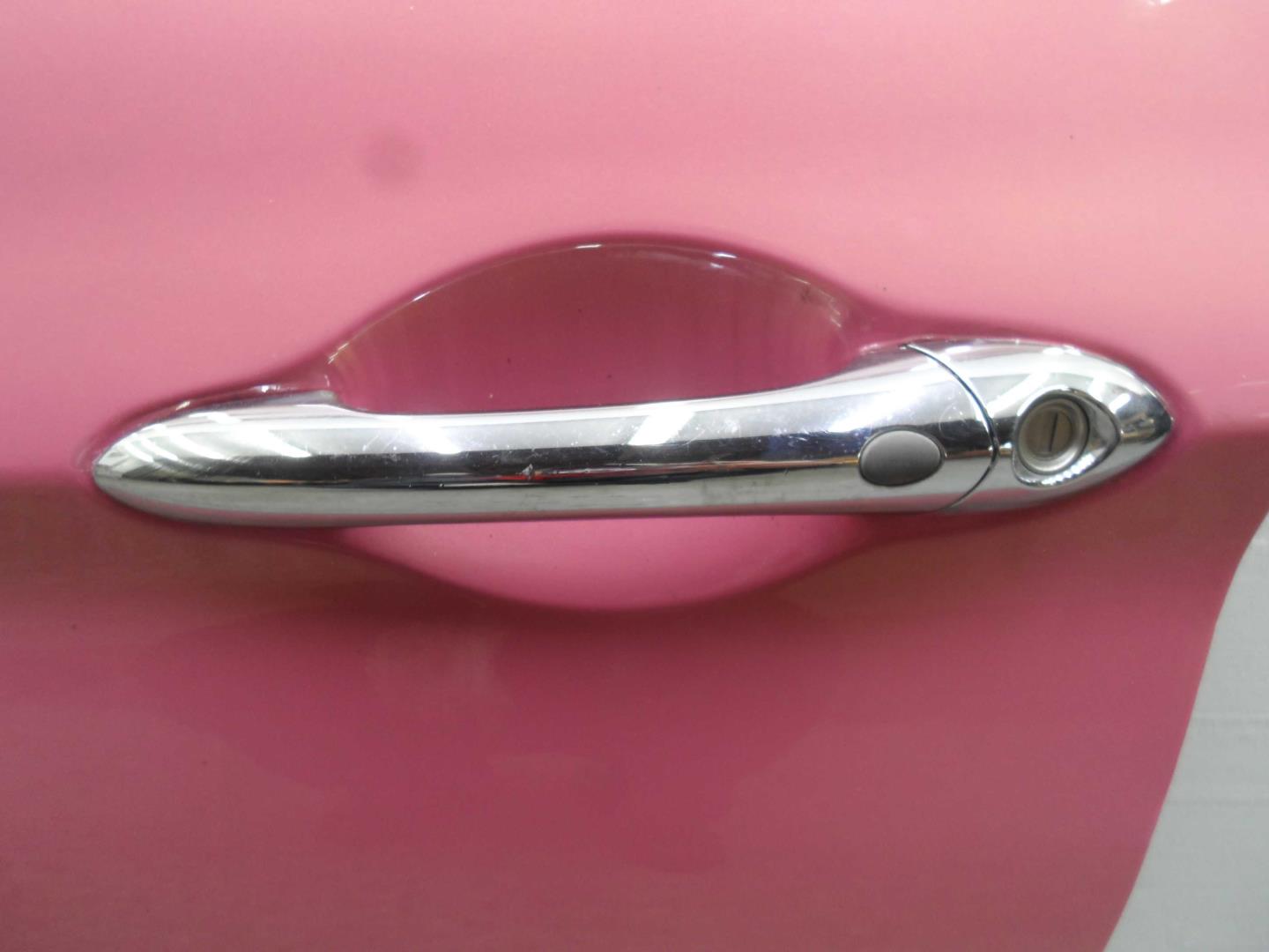 Замок двери передней левой