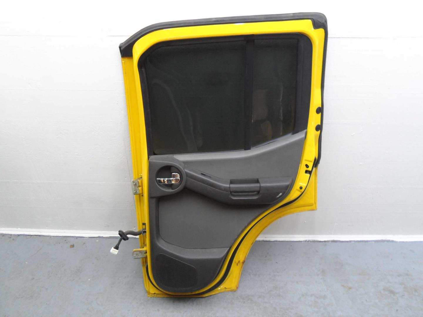 Стеклоподъемник электр. задний правый