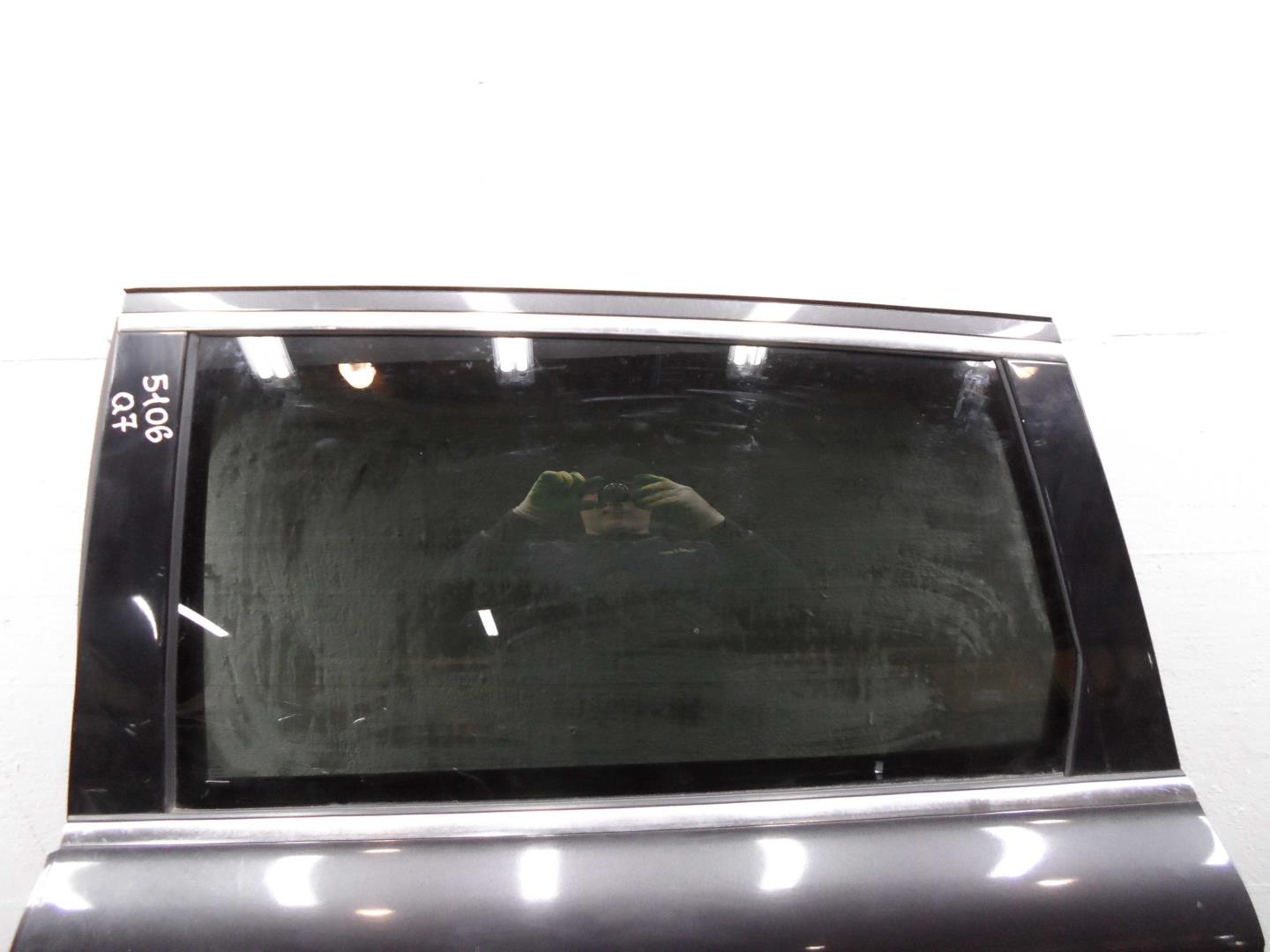 Замок двери задней левой