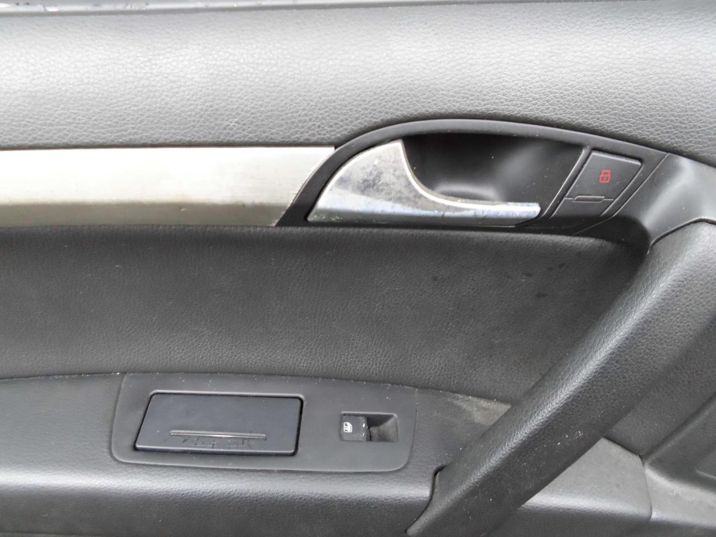 Стеклоподъемник электр. задний левый