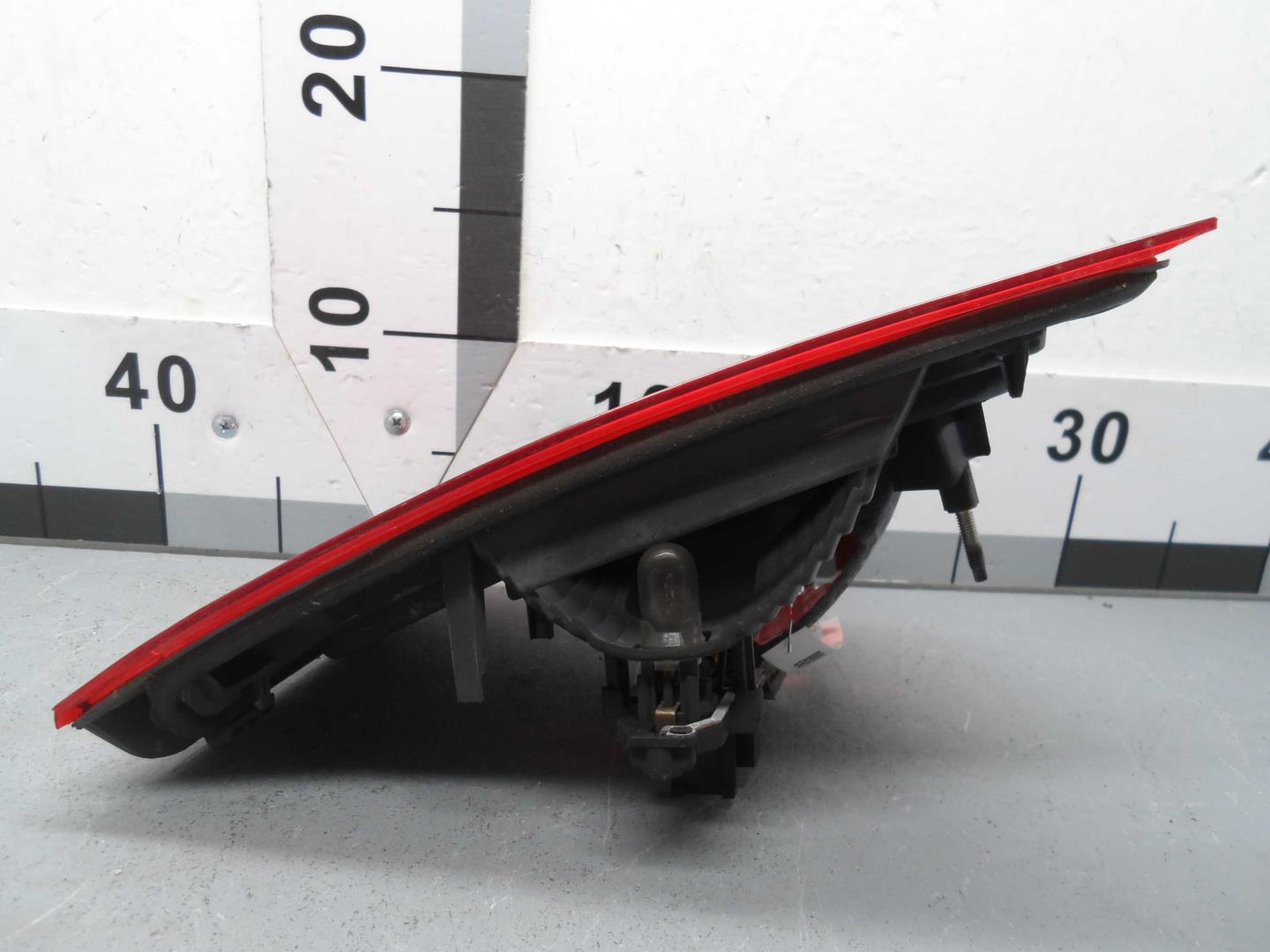 Фонарь задний внутренний правый