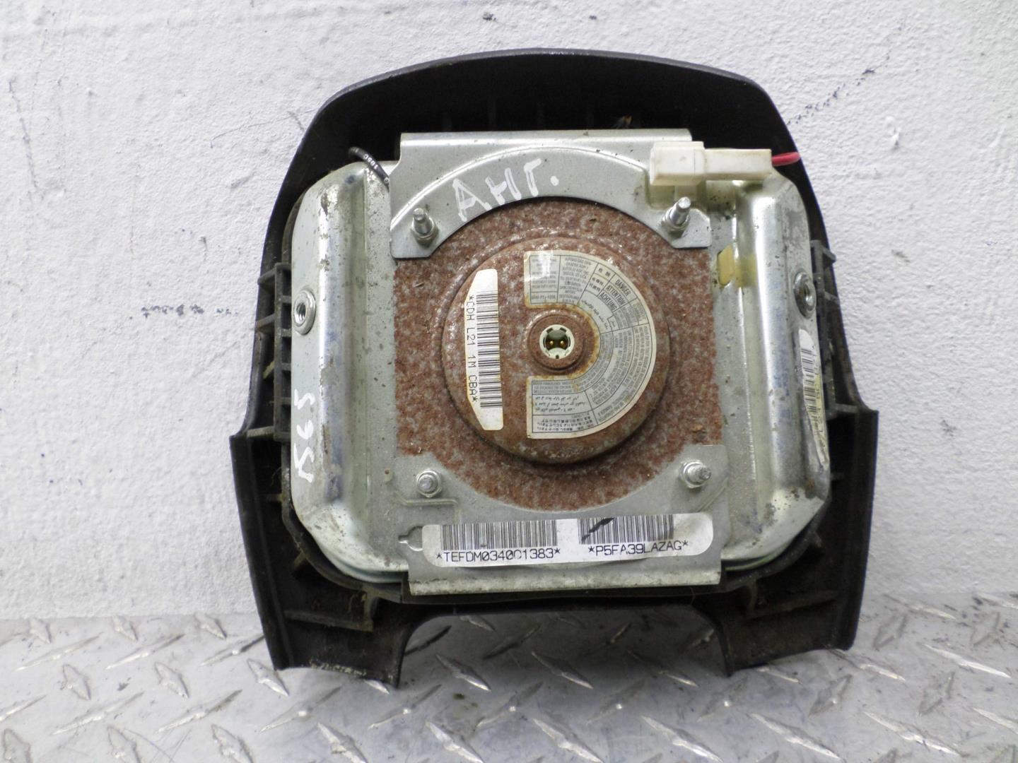 Подушка безопасности в рулевое колесо