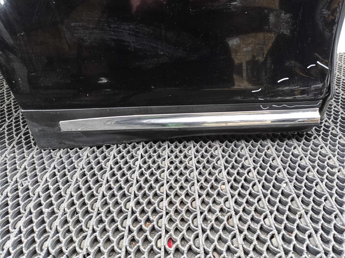 Стекло двери задней правой