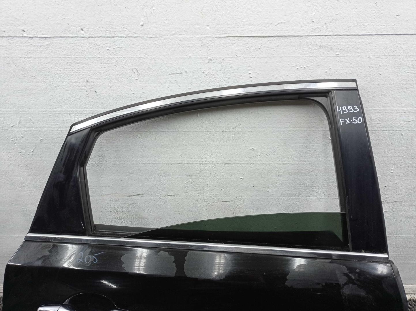 Стекло двери задней правой