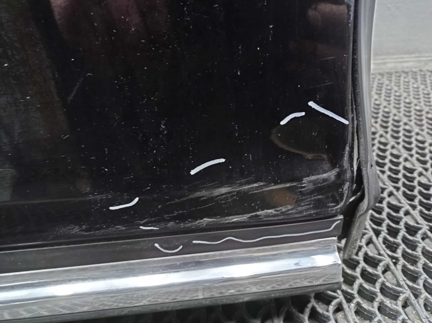 Стекло двери задней правой