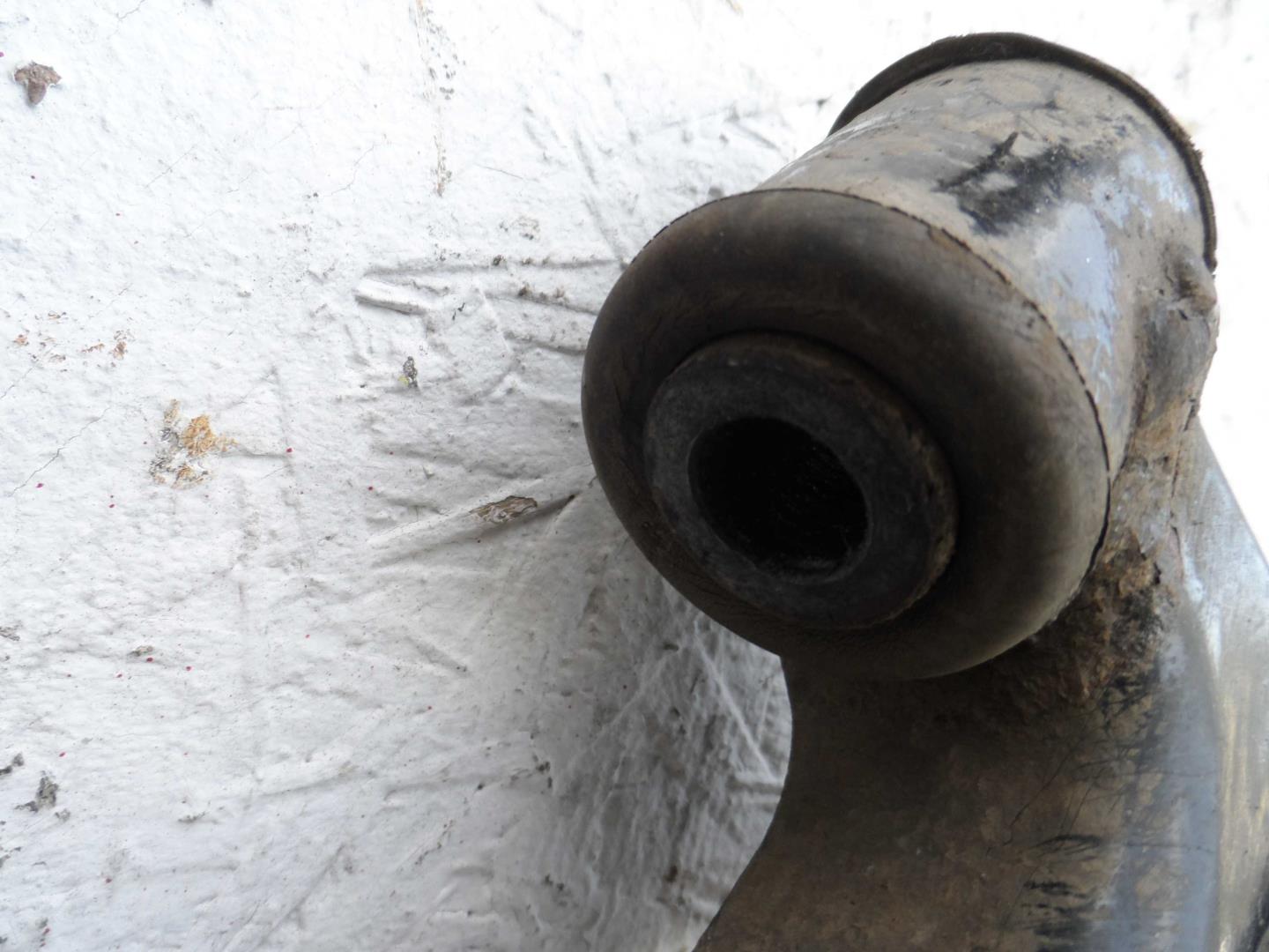 Рычаг передний нижний правый