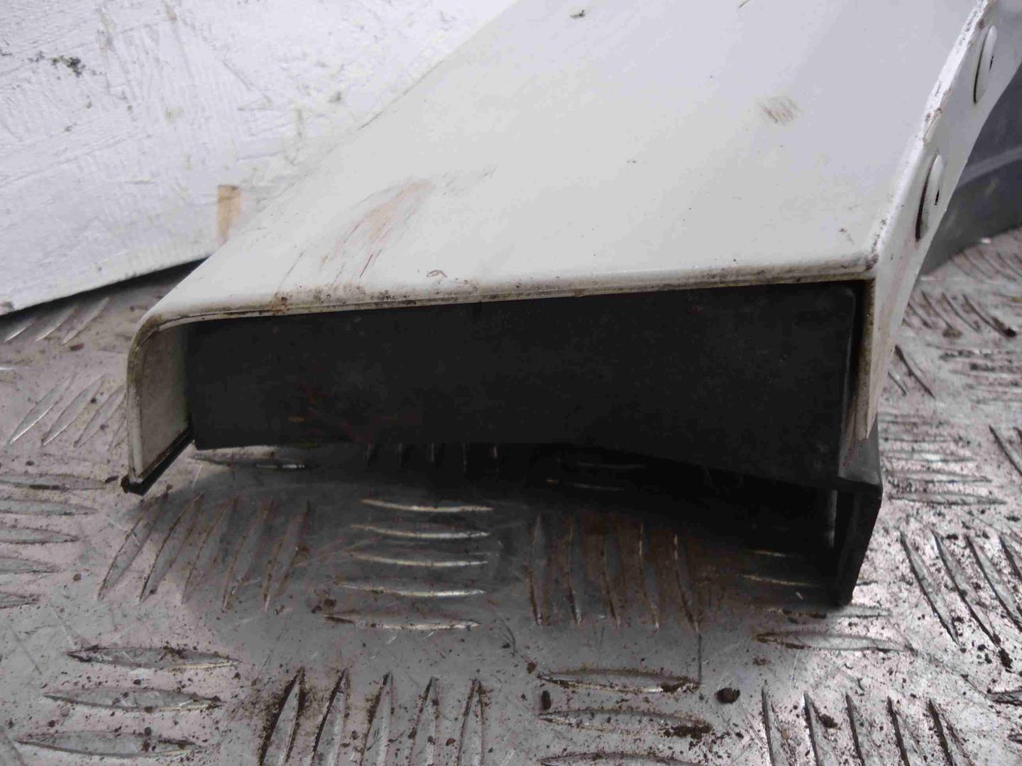 Накладка заднего крыла левого