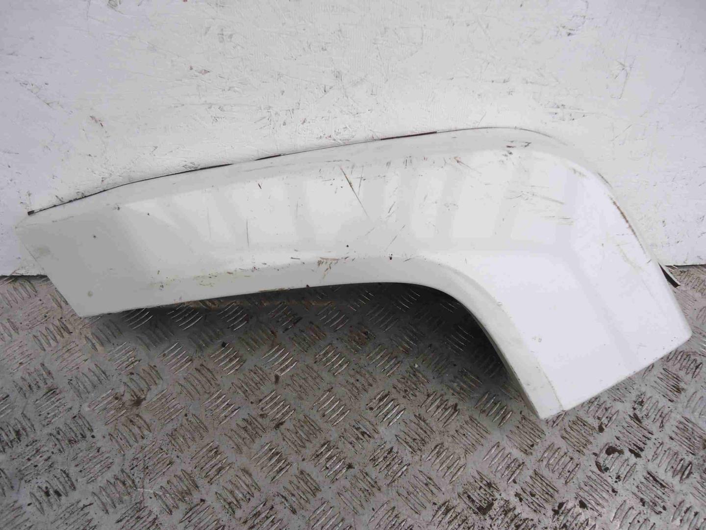 Накладка заднего крыла левого