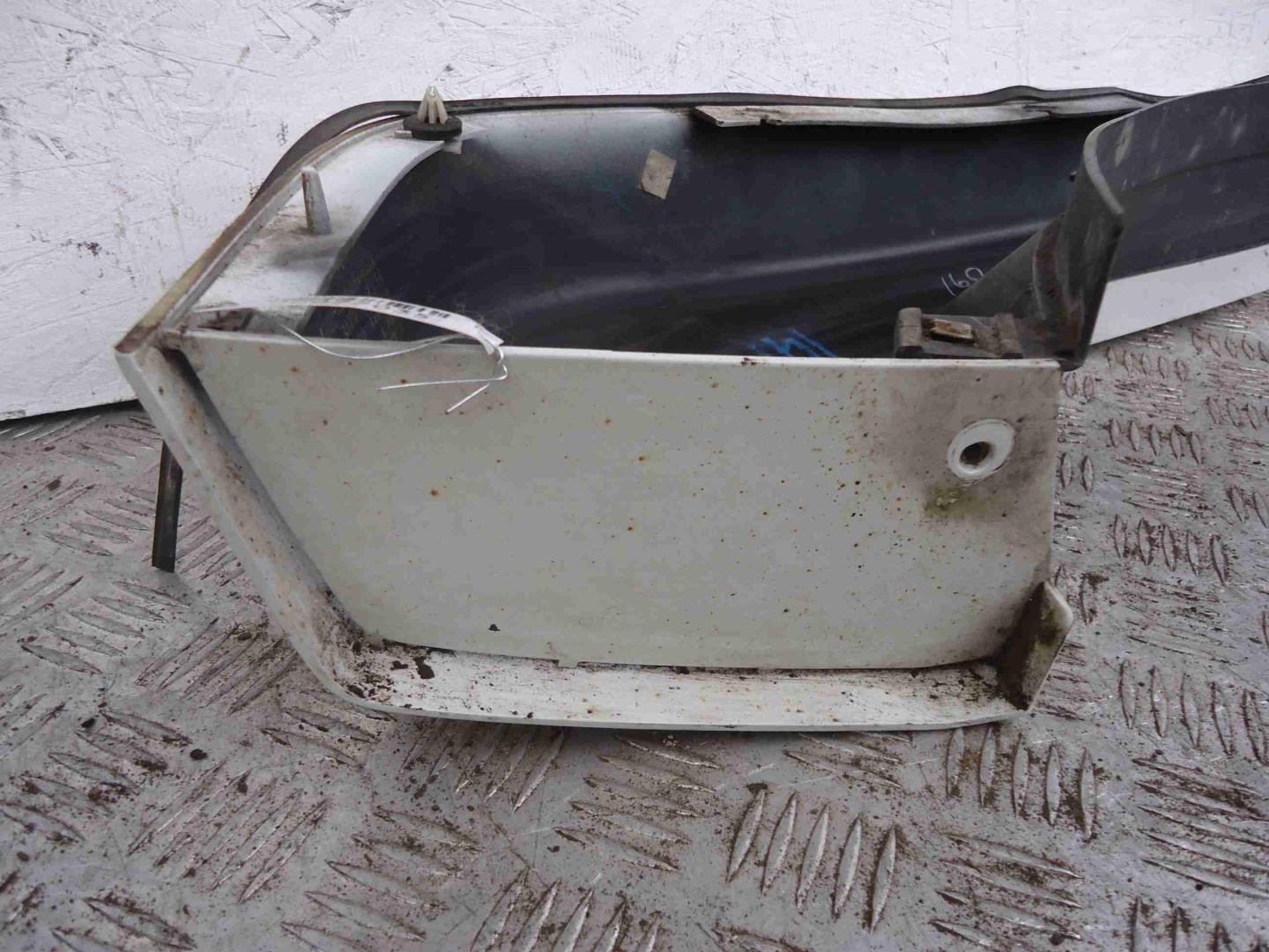 Накладка заднего крыла левого
