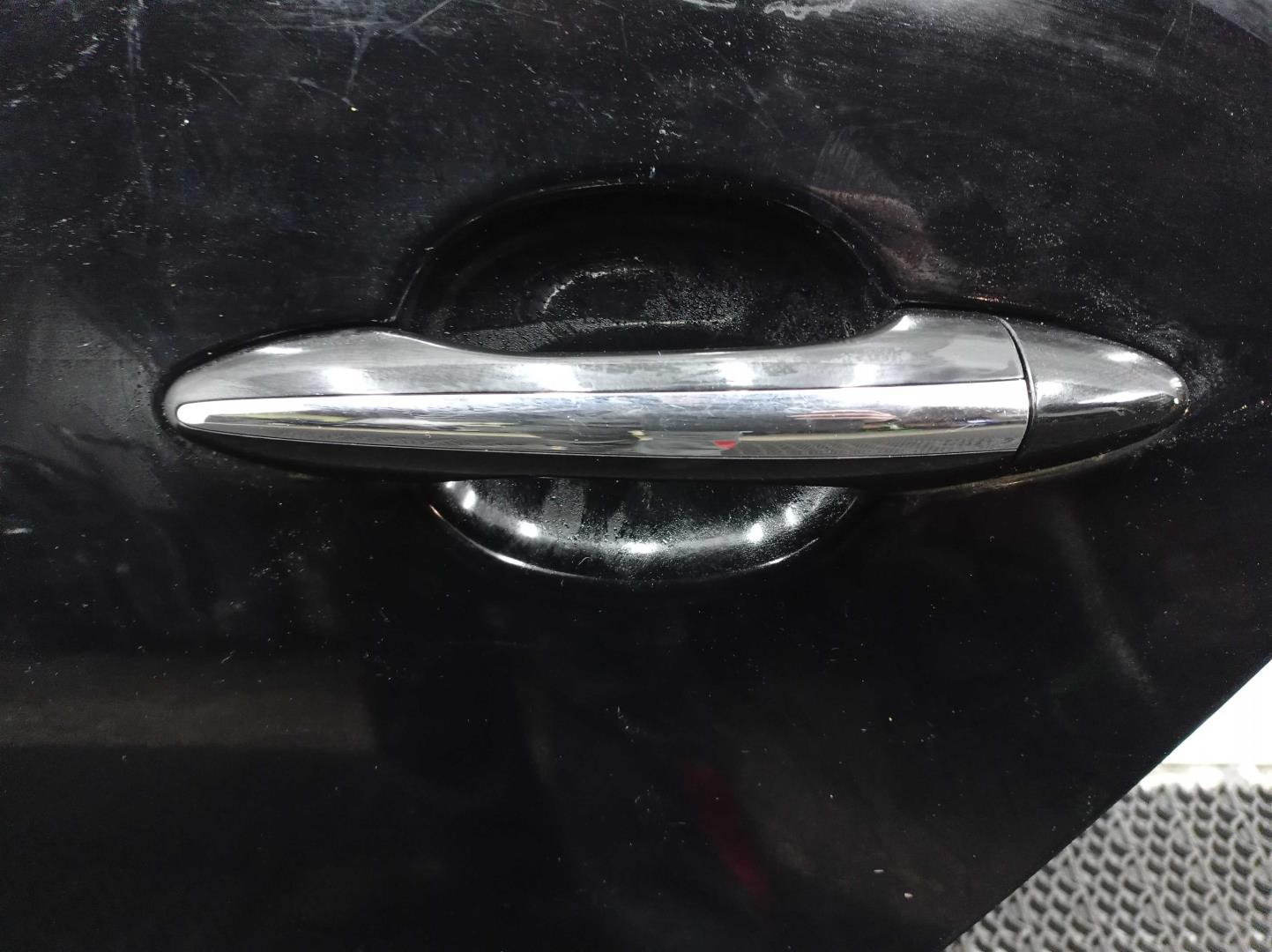 Стекло двери задней левой