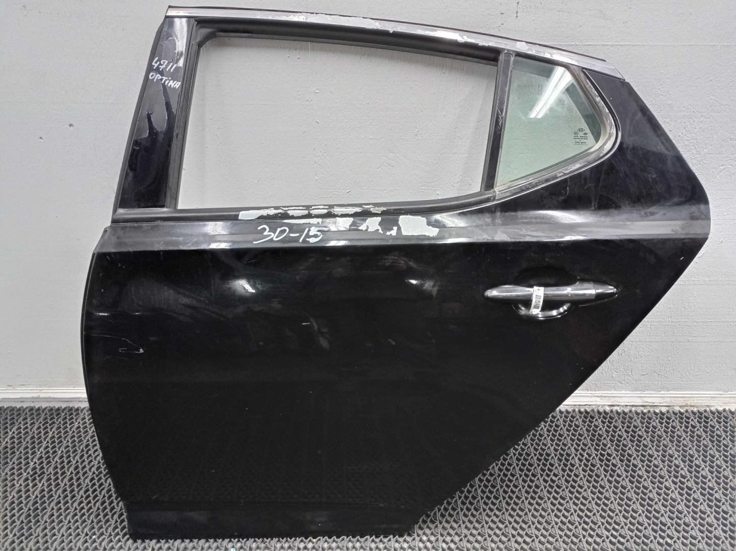 Стекло двери задней левой