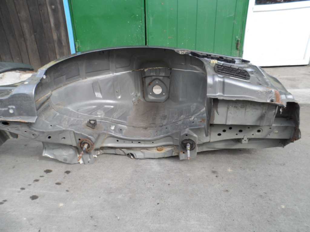 Кузовной элемент