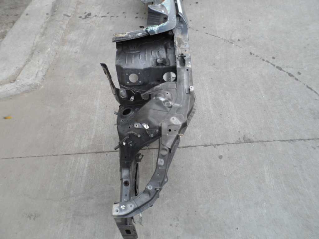 Кузовной элемент