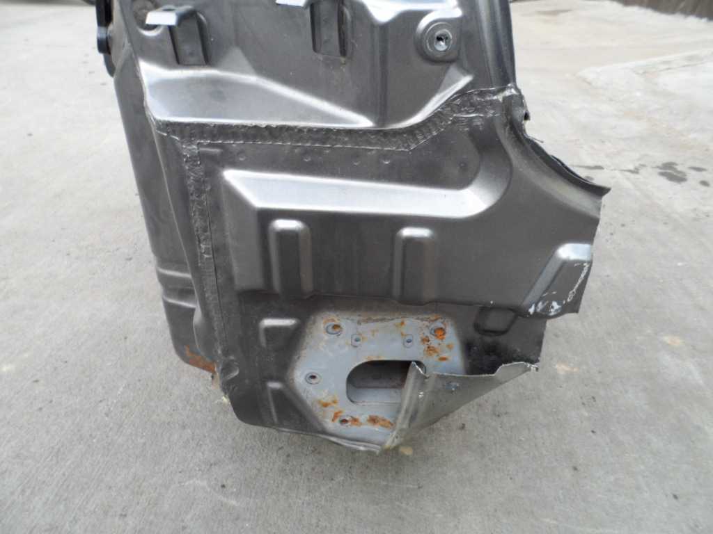 Кузовной элемент