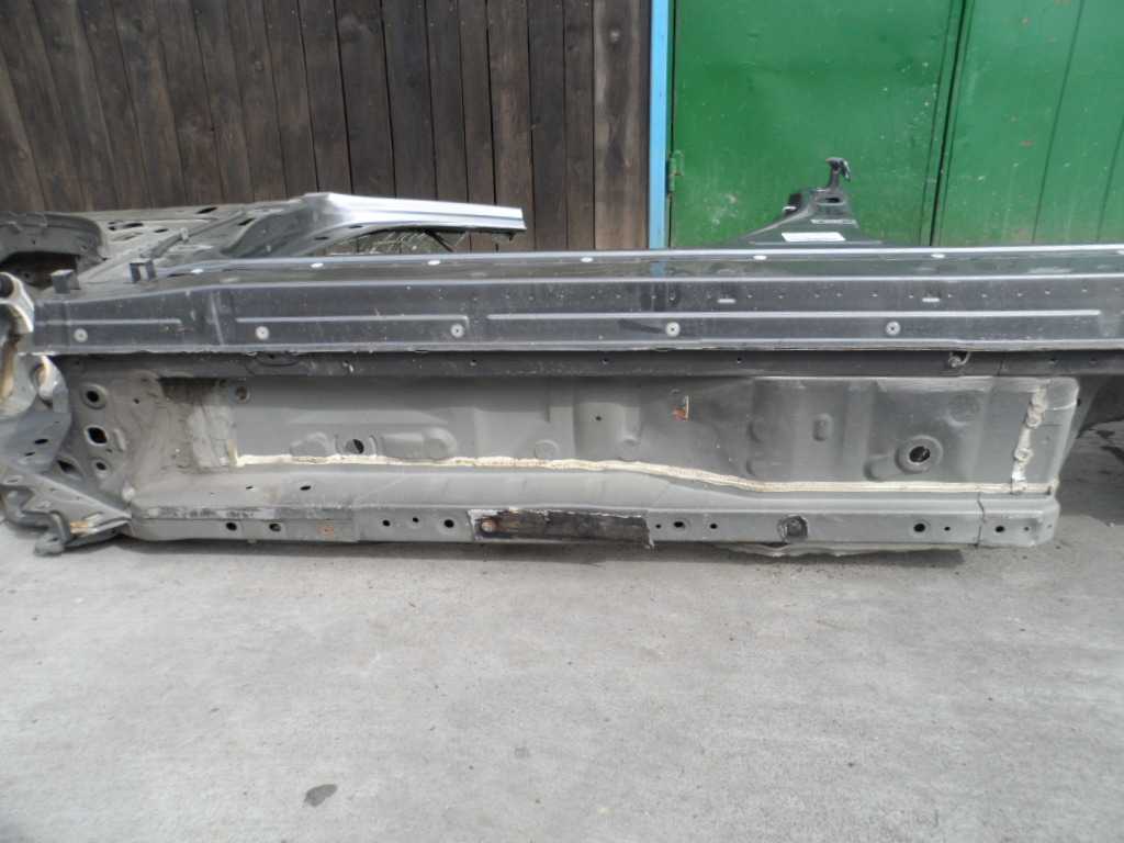 Кузовной элемент