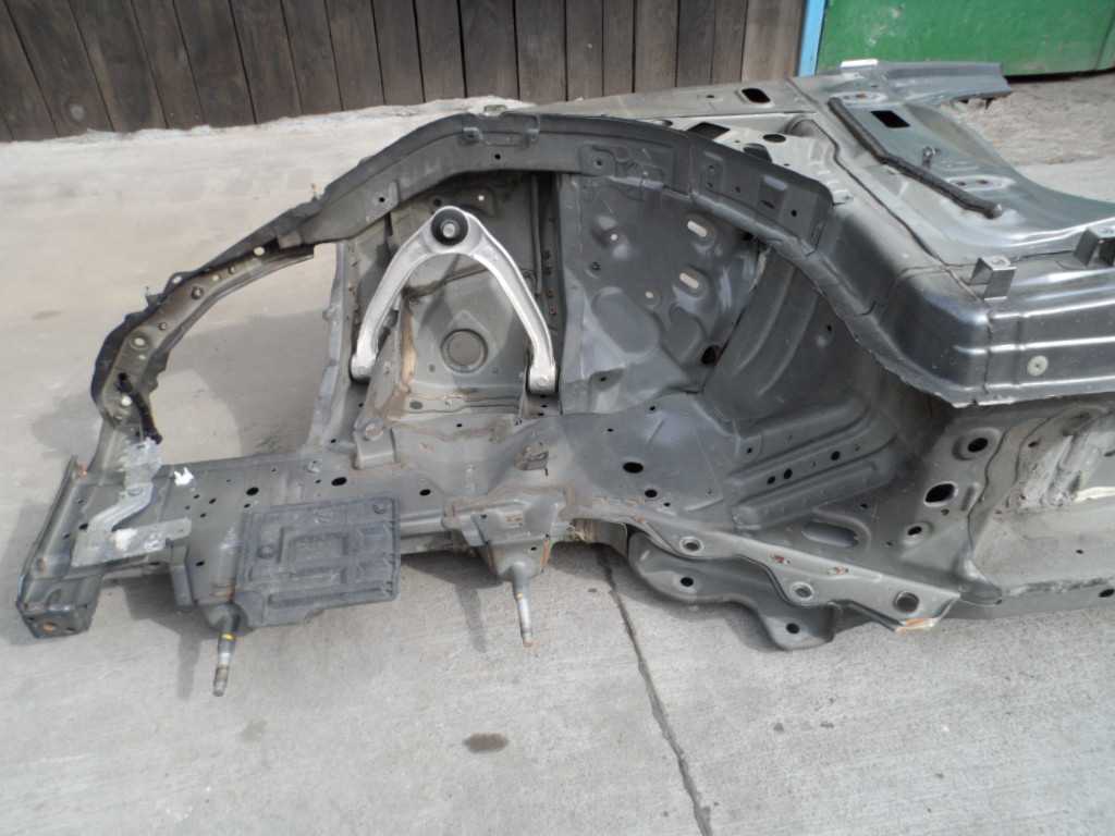 Кузовной элемент