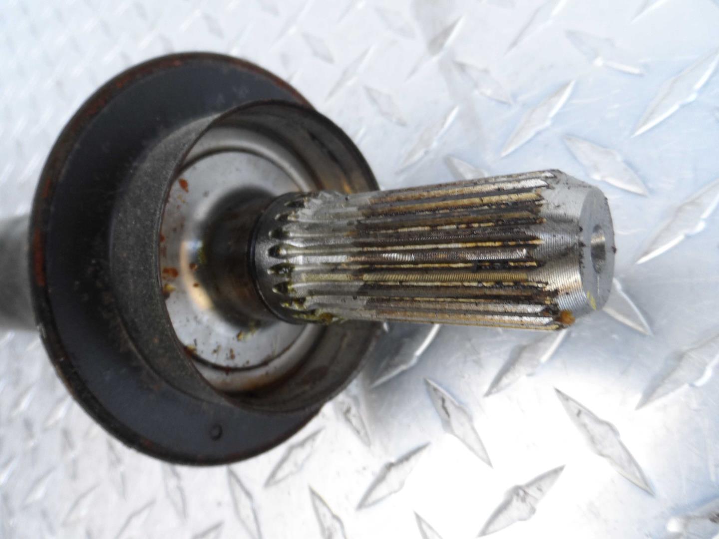 Вал карданный передний