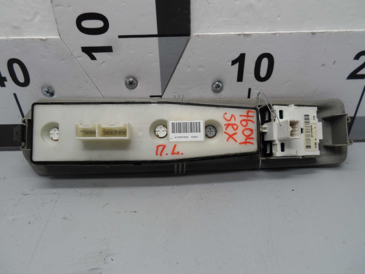 Кнопка стеклоподъемника для SRX 2003-2009