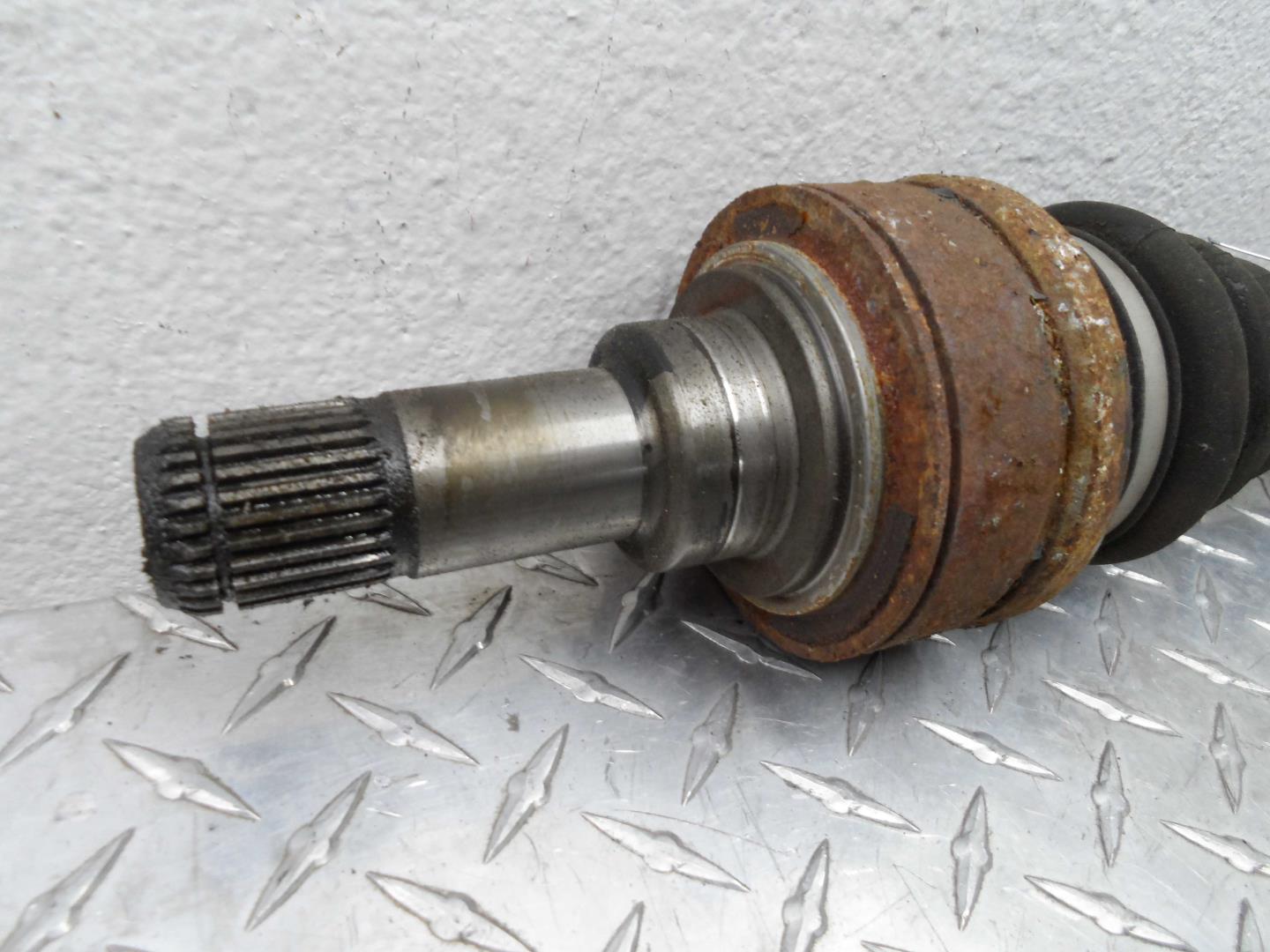 Полуось задняя правая