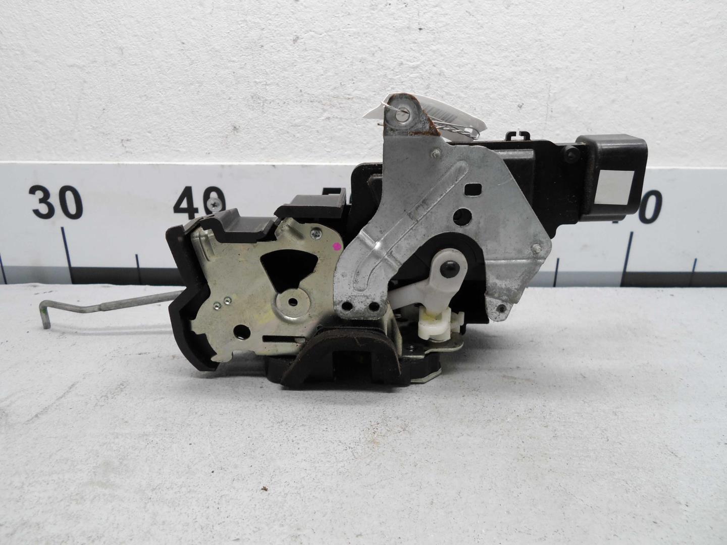 Замок багажника