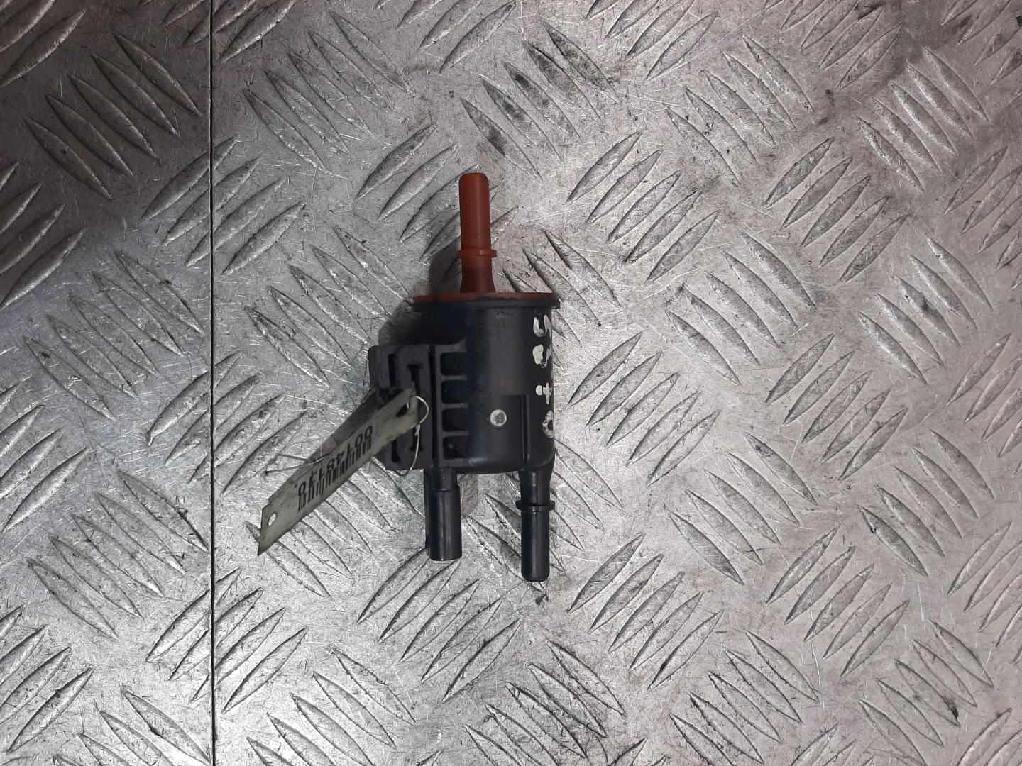 Клапан вентиляции топливного бака