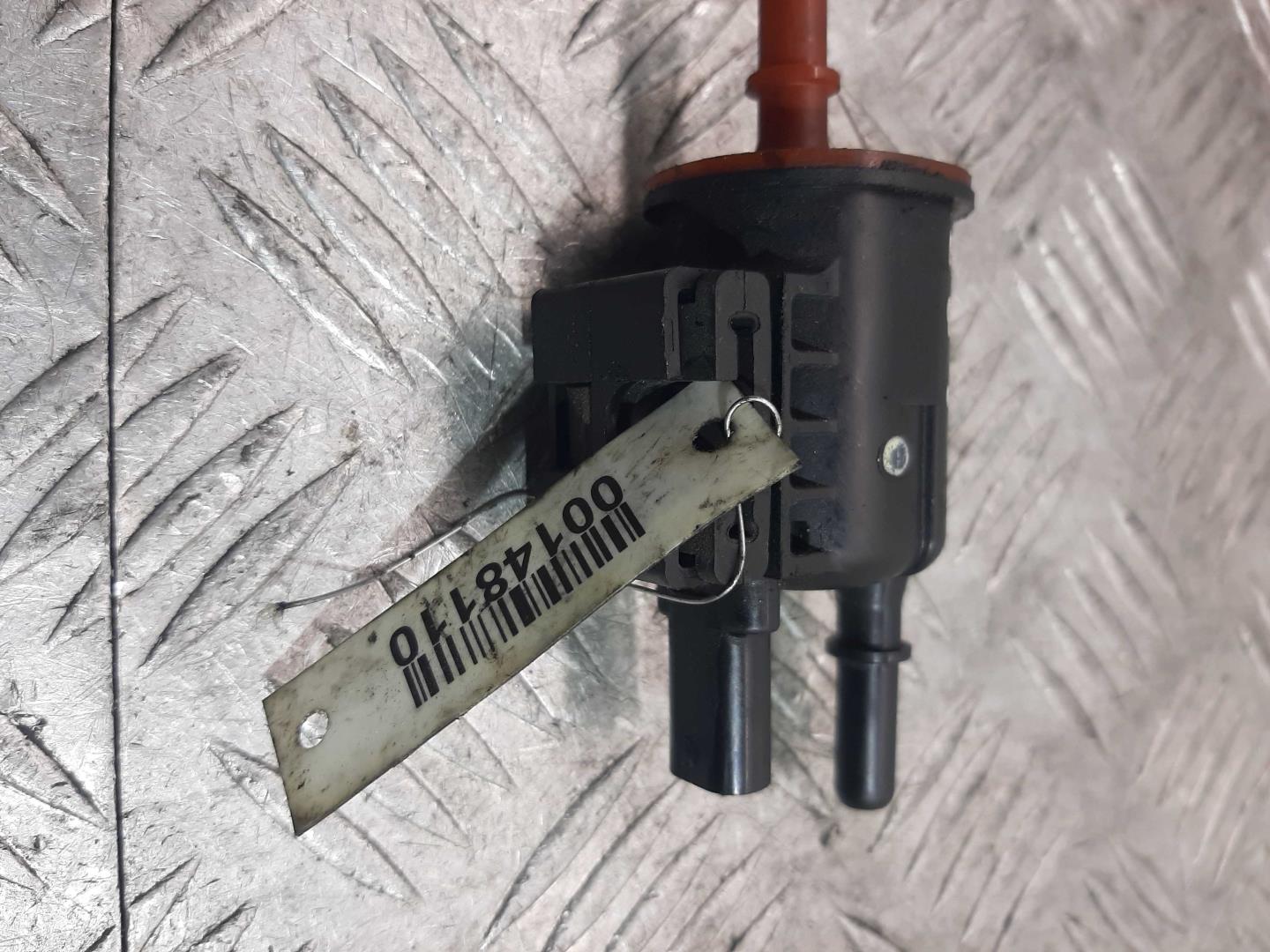 Клапан вентиляции топливного бака