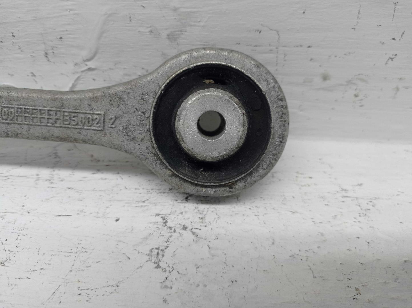 Рычаг передний верхний правый