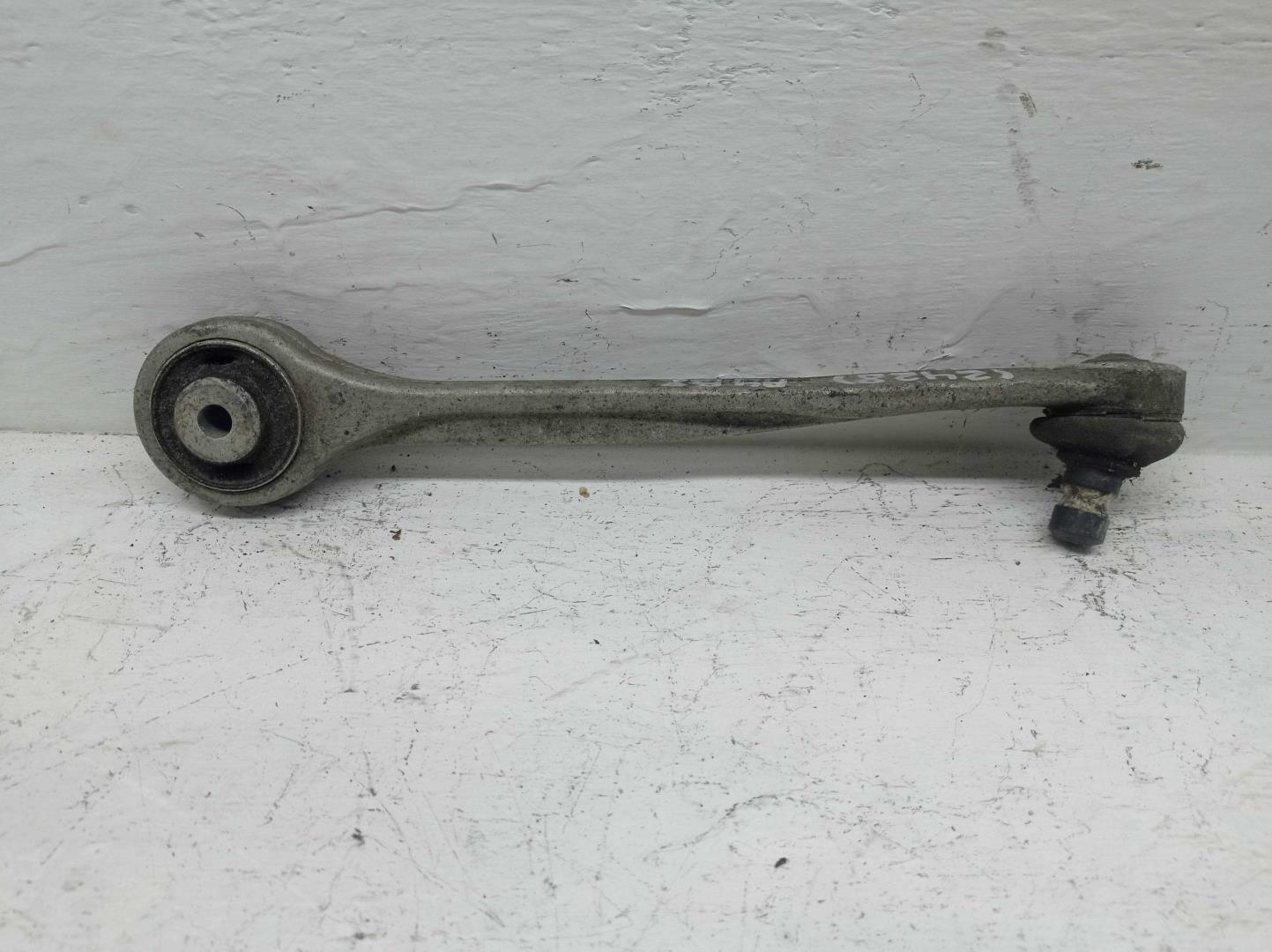Рычаг передний верхний правый
